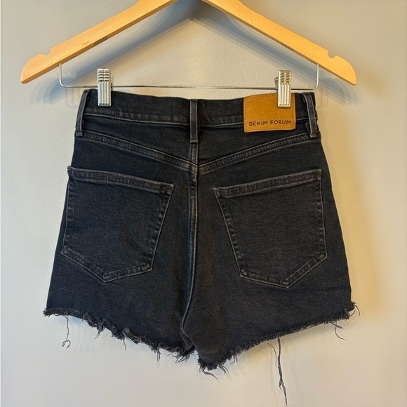 Denim Forum The Arlo Jean Short shorts. High-Waisted with a Frayed Hem size 25 - Picture 4 of 6